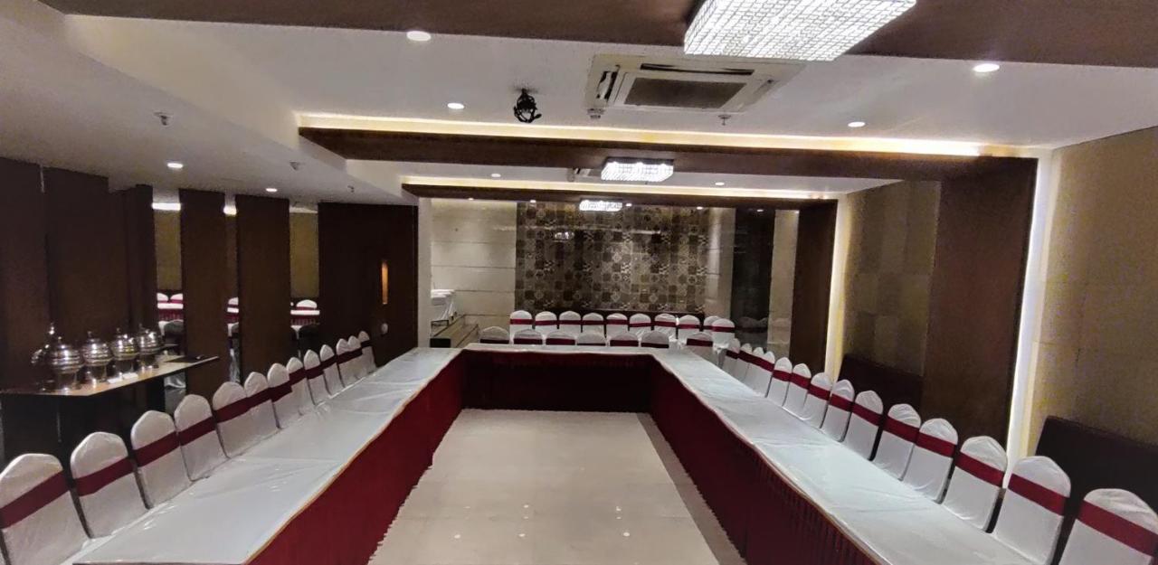 Grand Mookambika Hotel Nova Bombaim Exterior foto